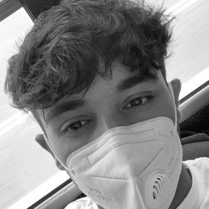 Meet your Posher, Junaid